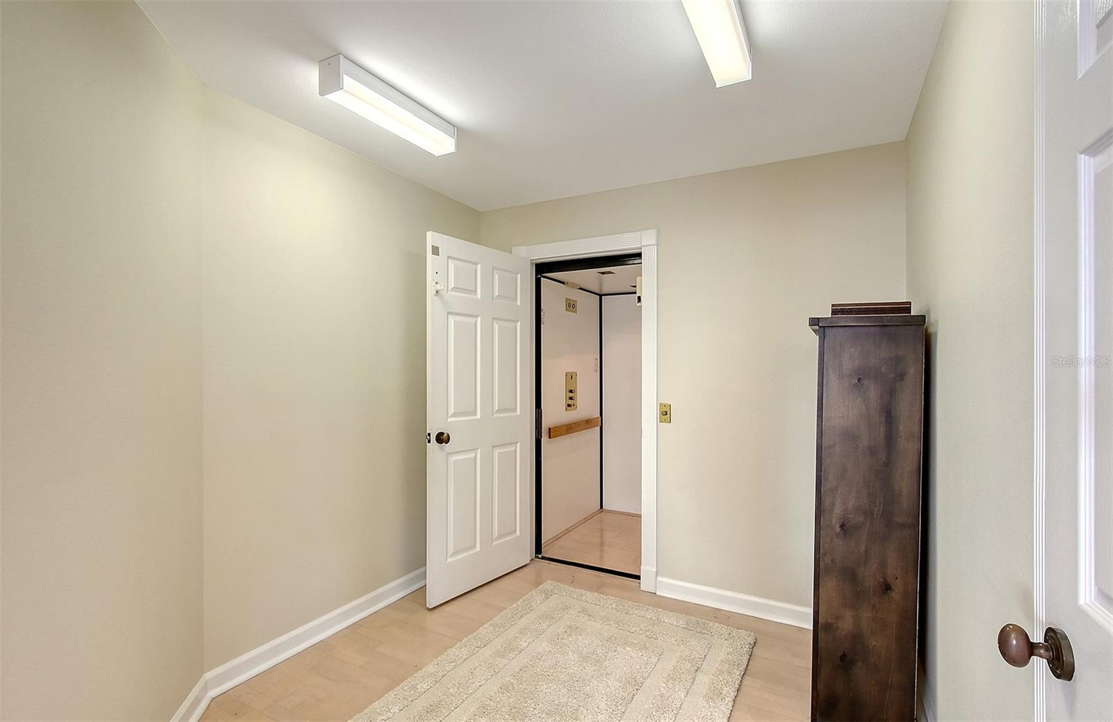 3408 FAIR OAKS LN