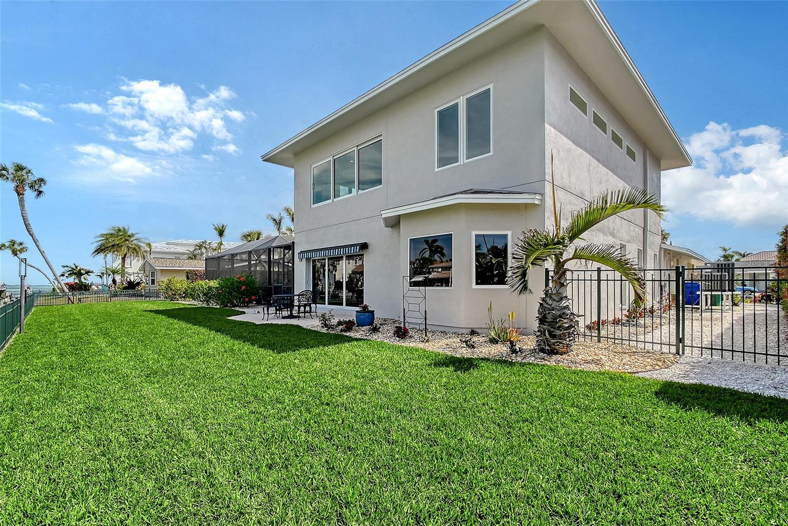 585 CUTTER LN