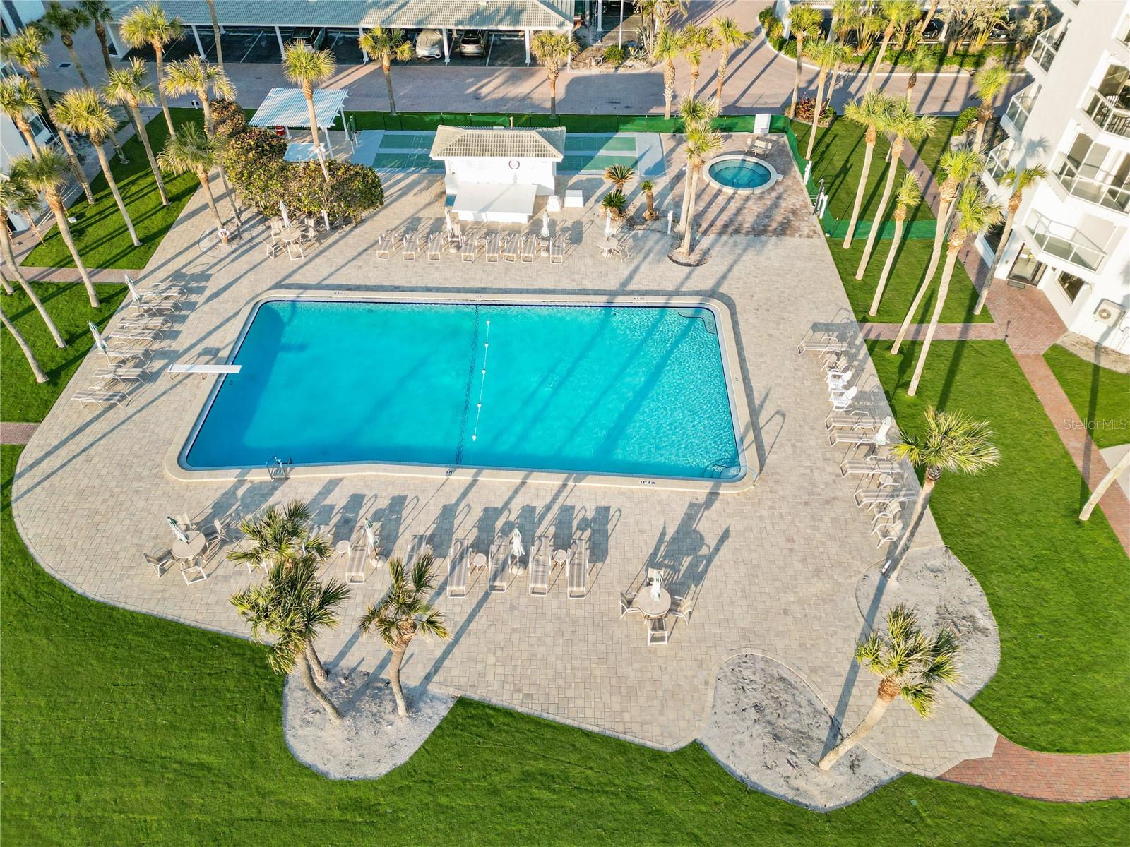 1050 LONGBOAT CLUB RD #704