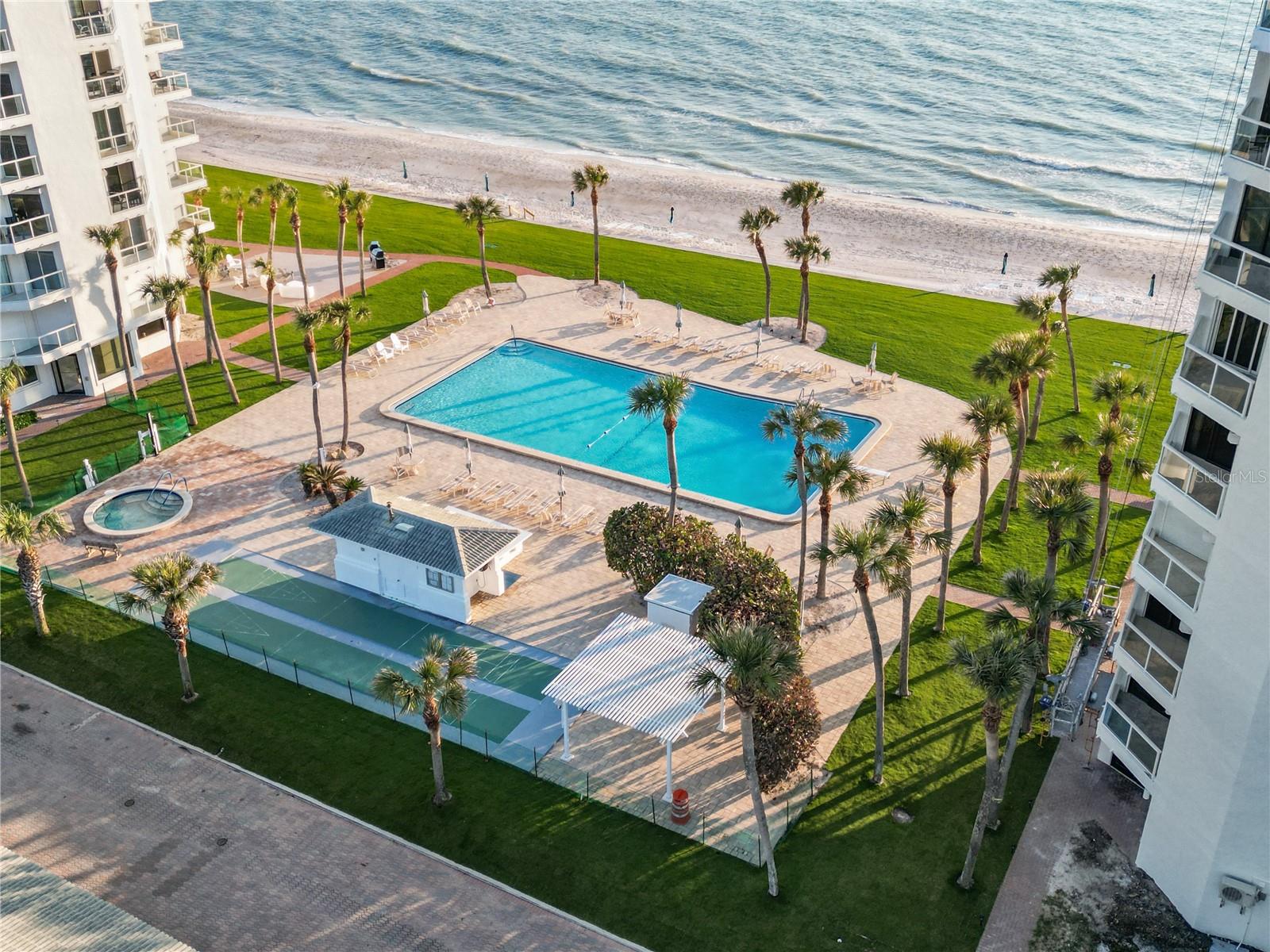 1050 LONGBOAT CLUB RD #704