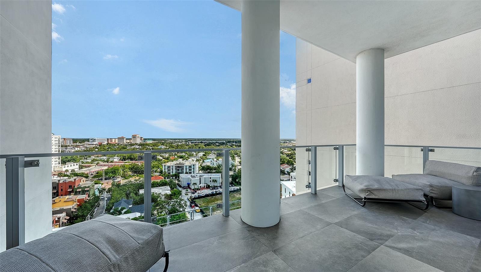 605 S GULFSTREAM AVE #12