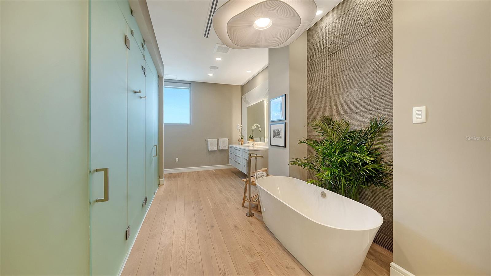 605 S GULFSTREAM AVE #12