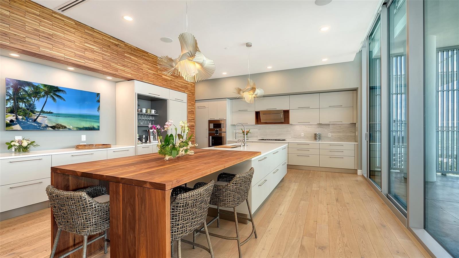 605 S GULFSTREAM AVE #12