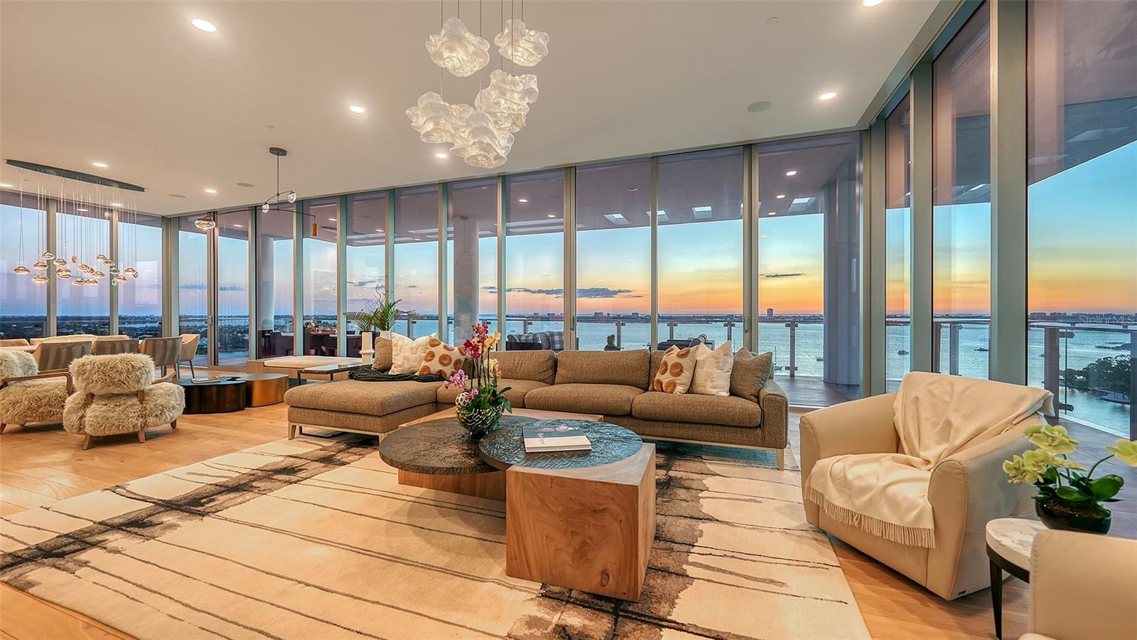 605 S GULFSTREAM AVE #12