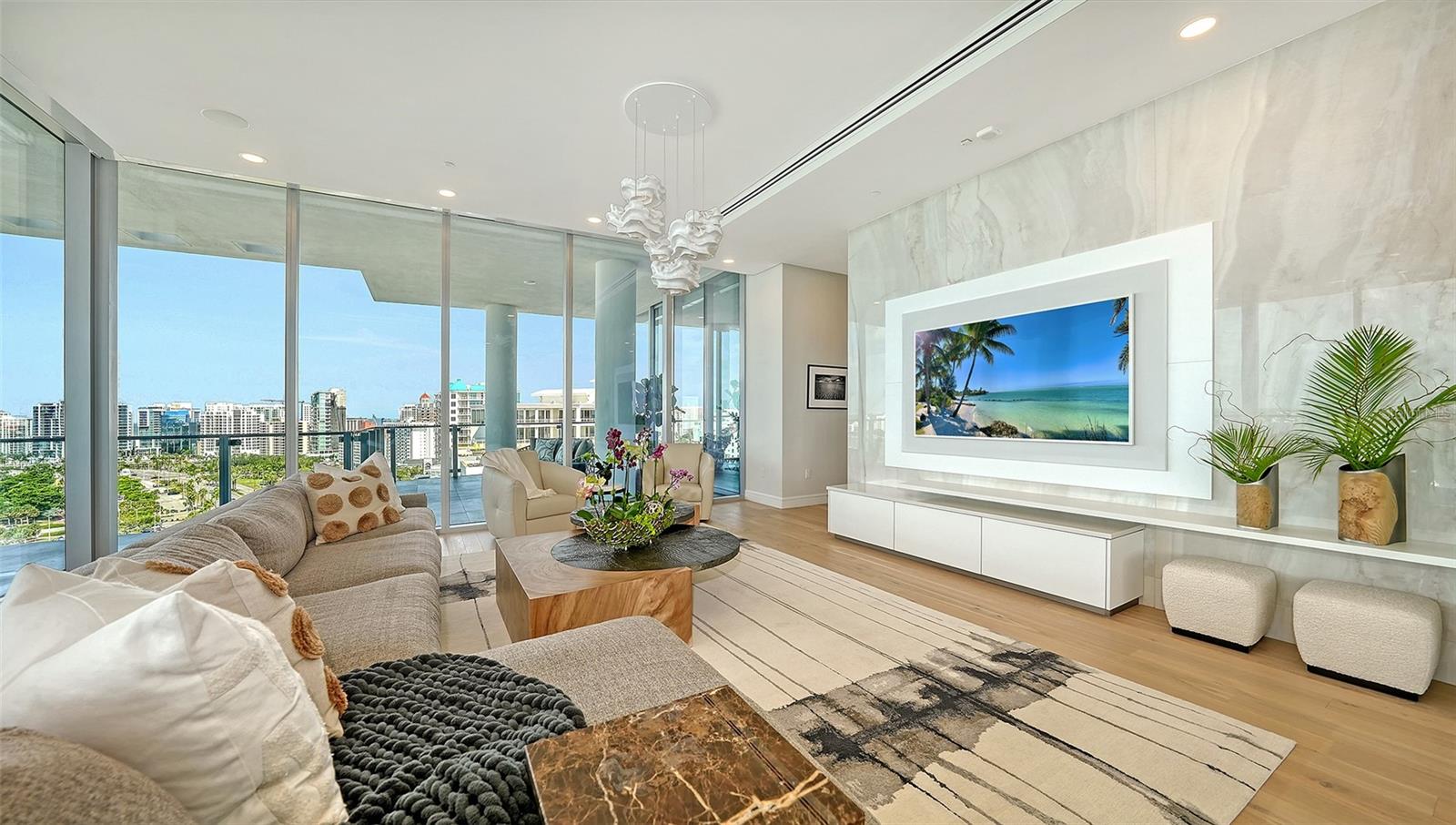 605 S GULFSTREAM AVE #12