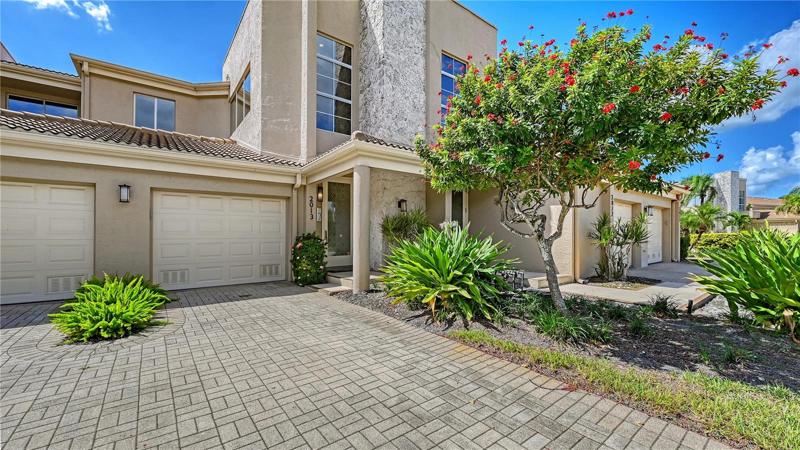 2013 HARBOUR LINKS DR #2013