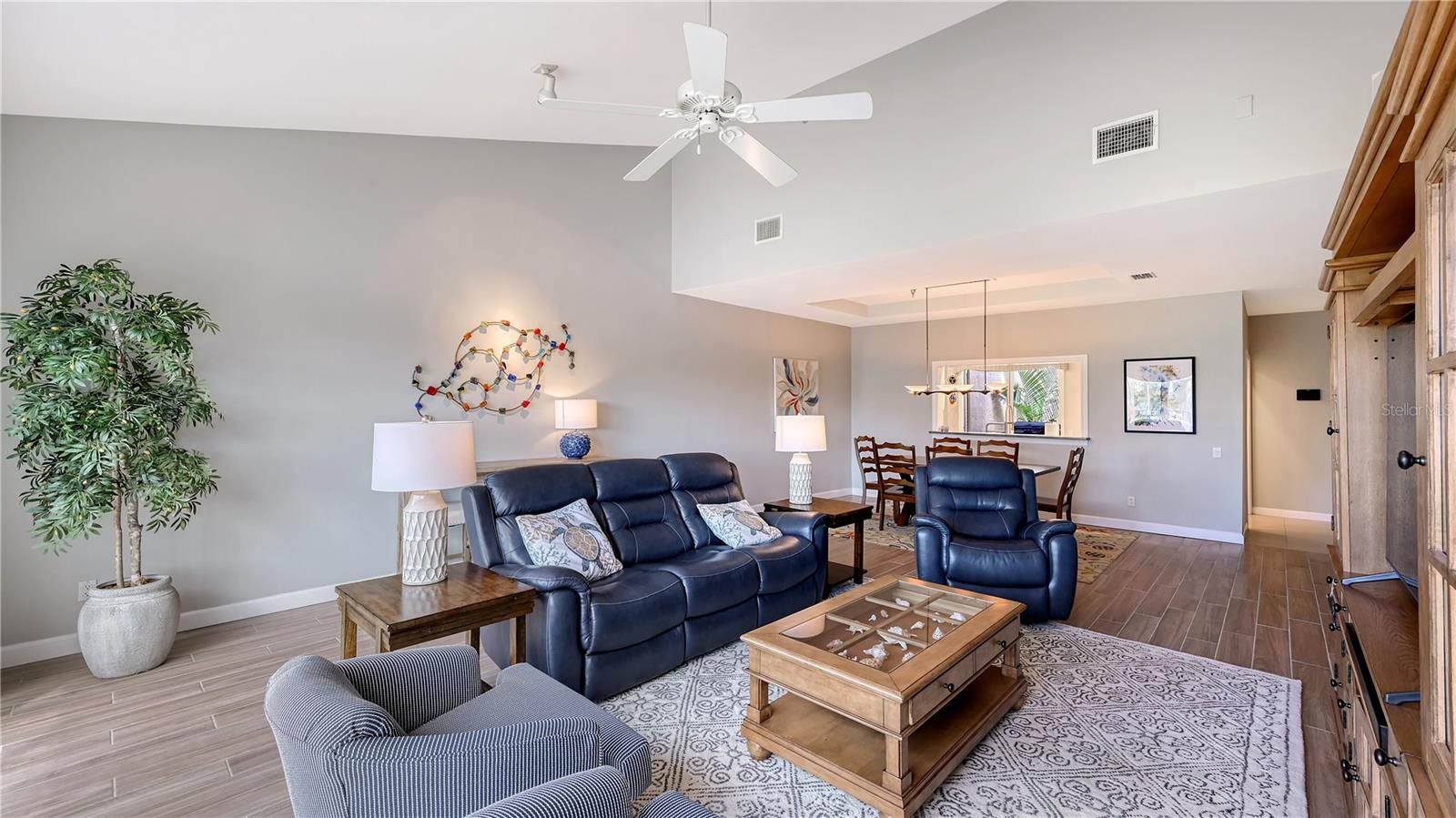 2013 HARBOUR LINKS DR #2013