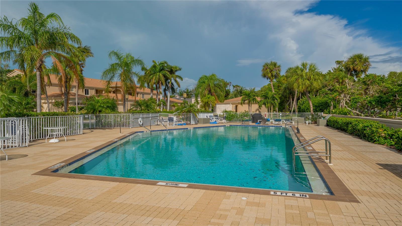 2013 HARBOUR LINKS DR #2013