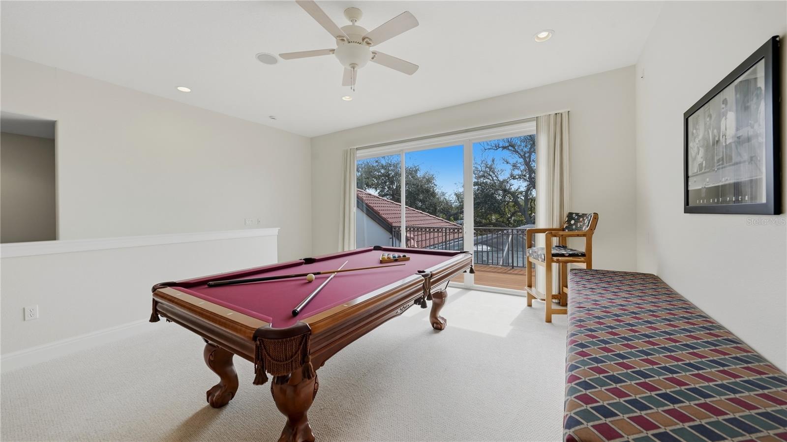 7637 COVE TER