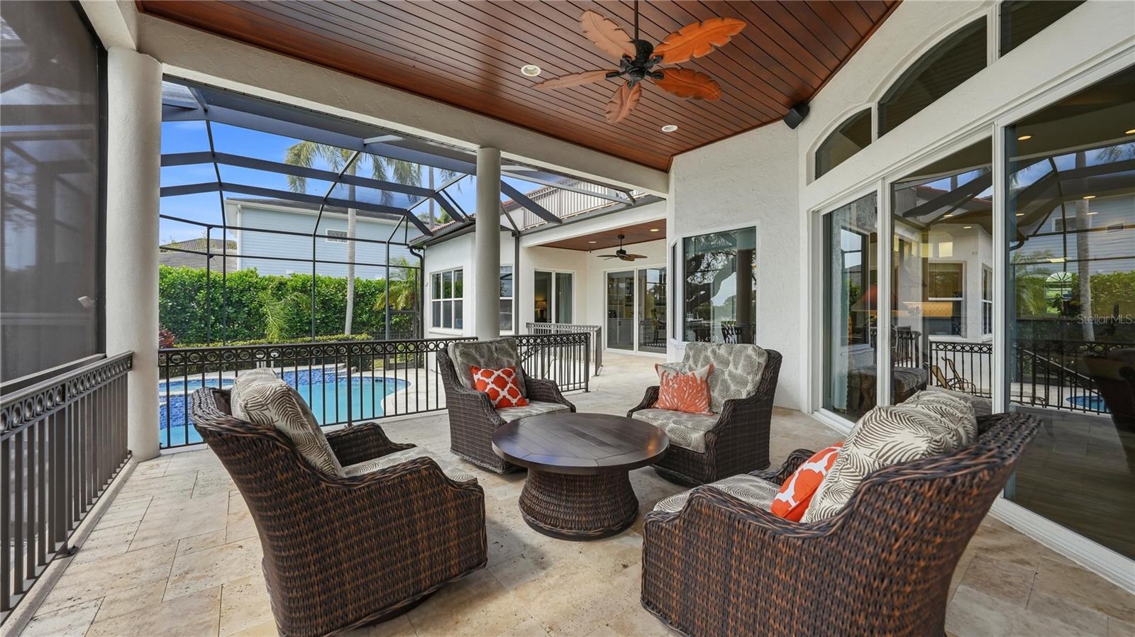 7637 COVE TER