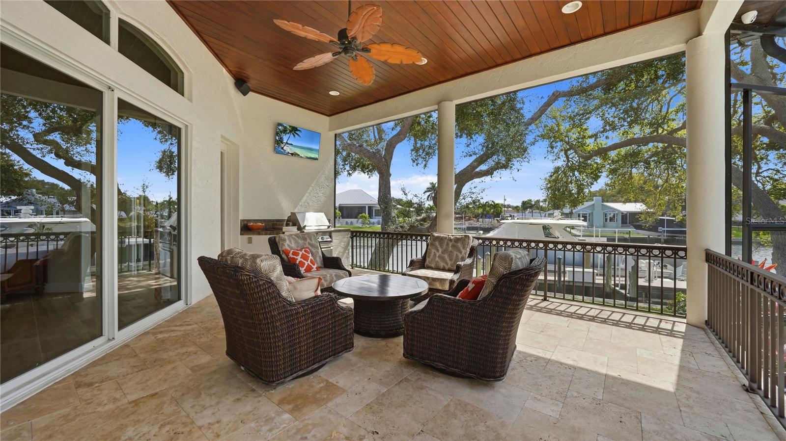 7637 COVE TER