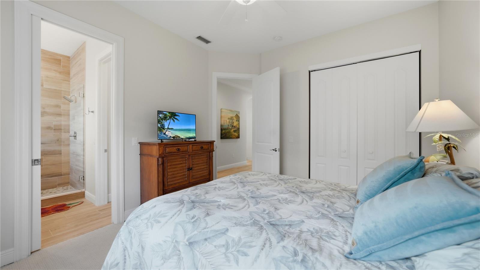 7637 COVE TER