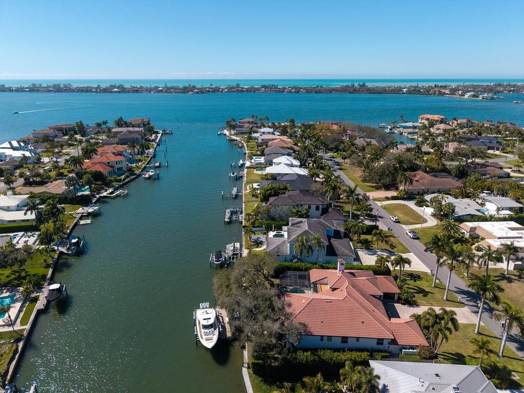 7637 COVE TER