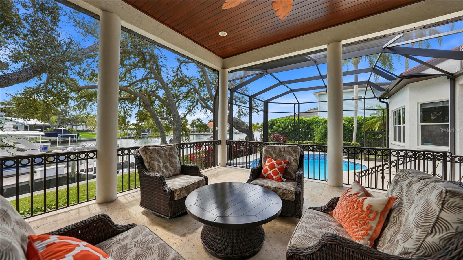 7637 COVE TER