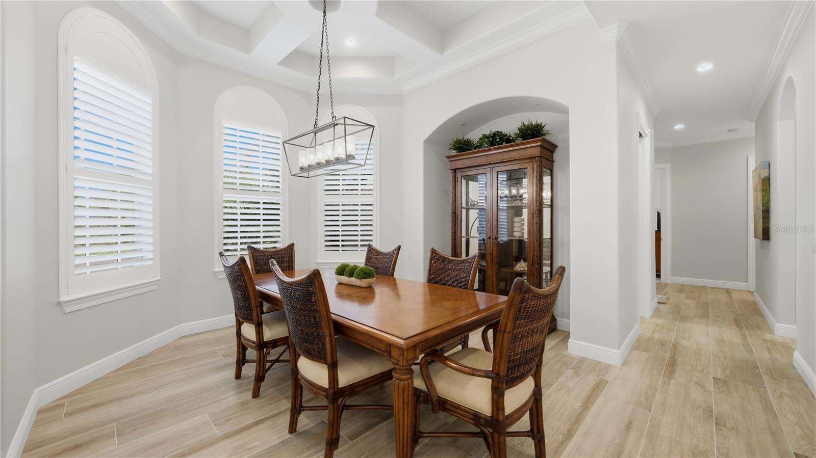 7637 COVE TER