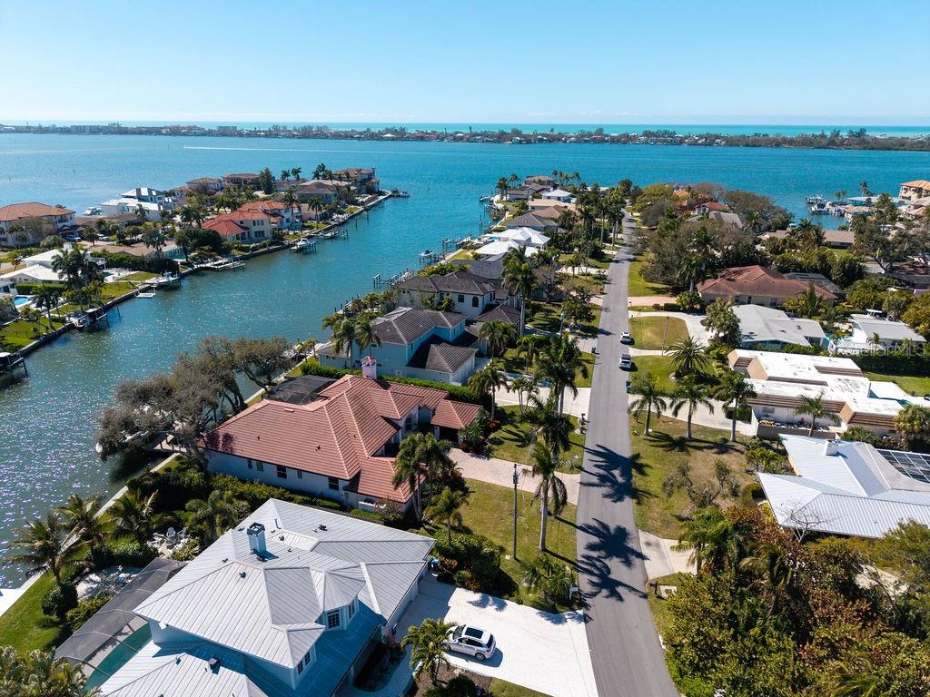 7637 COVE TER