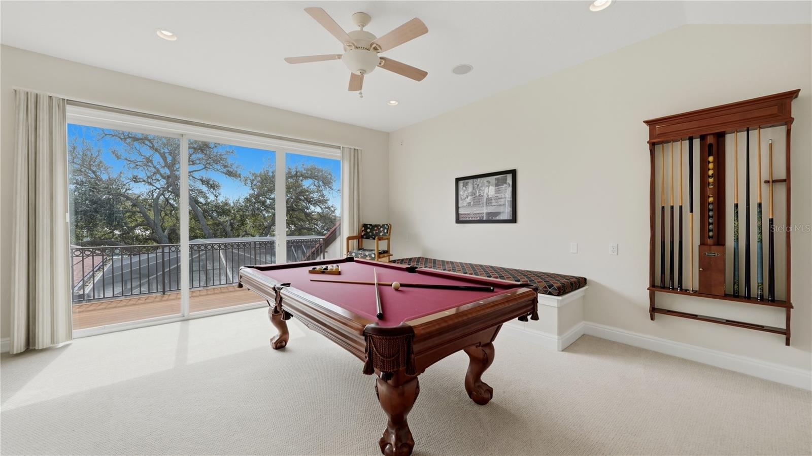 7637 COVE TER