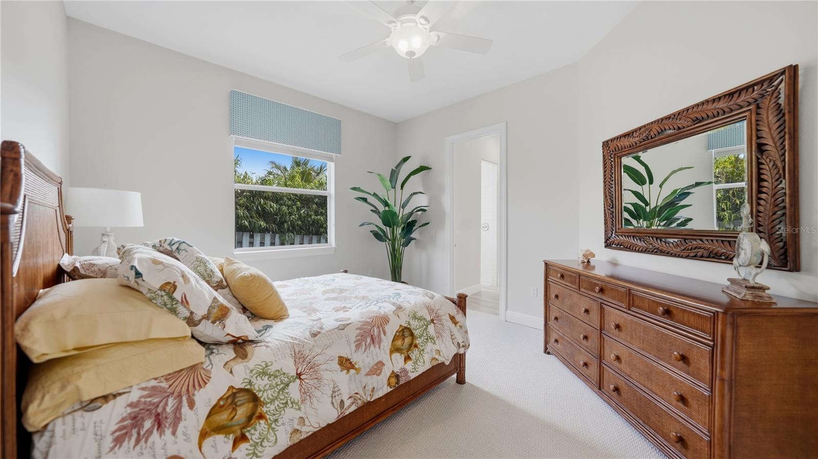 7637 COVE TER