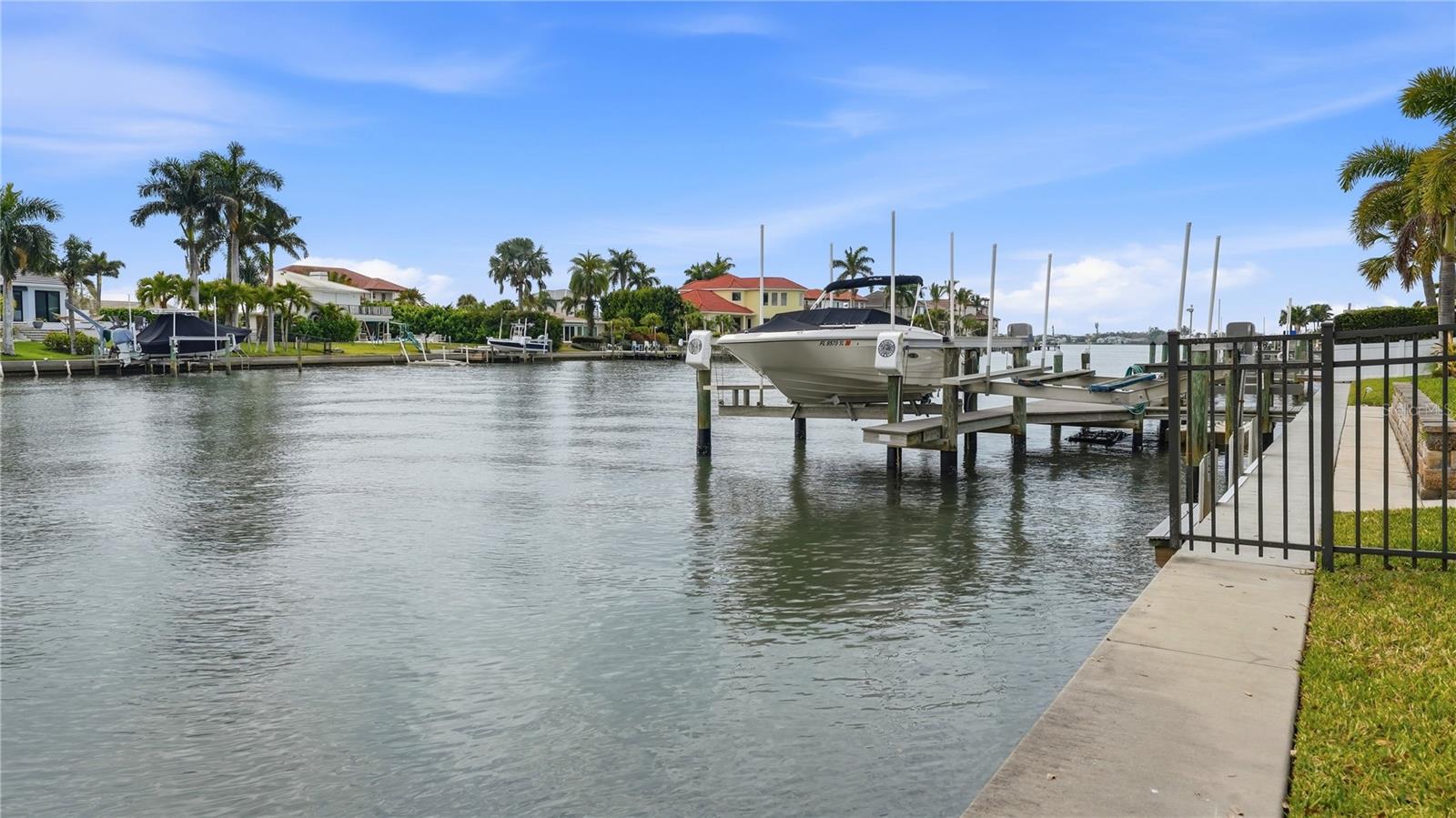 7637 COVE TER