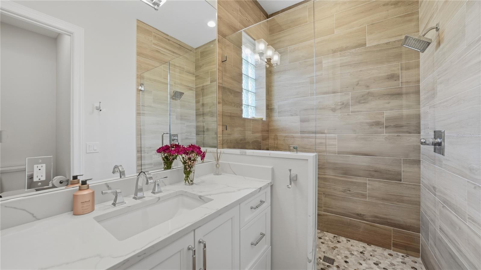 7637 COVE TER