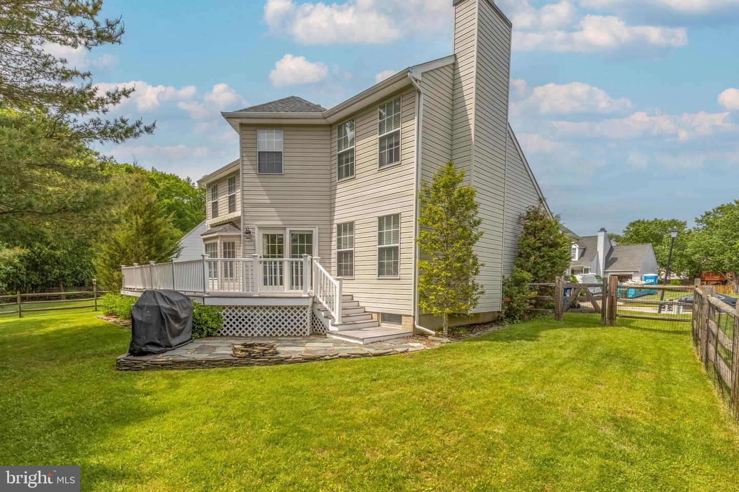 409 Kinross Dr