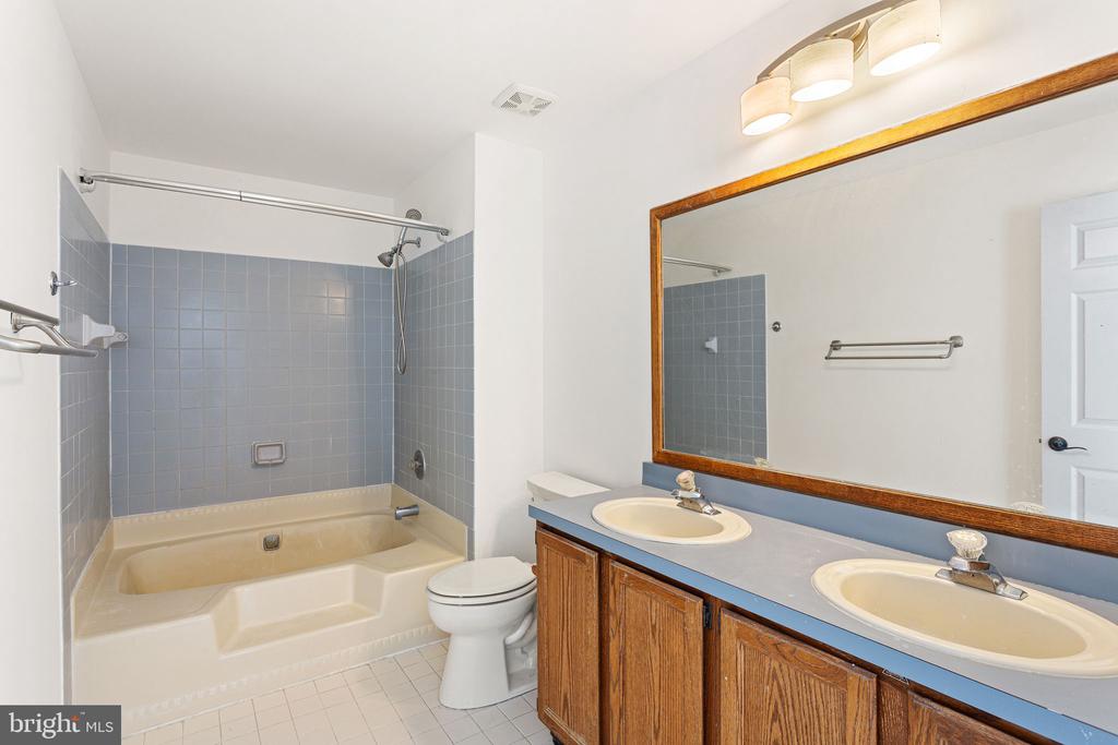 302 BERKSHIRE WAY
