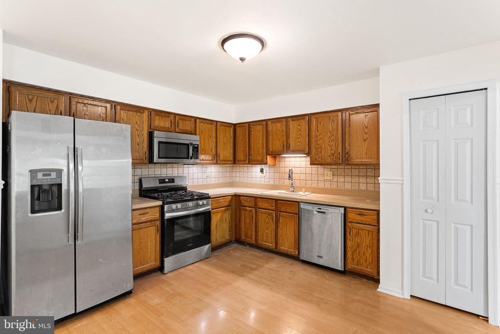 302 BERKSHIRE WAY