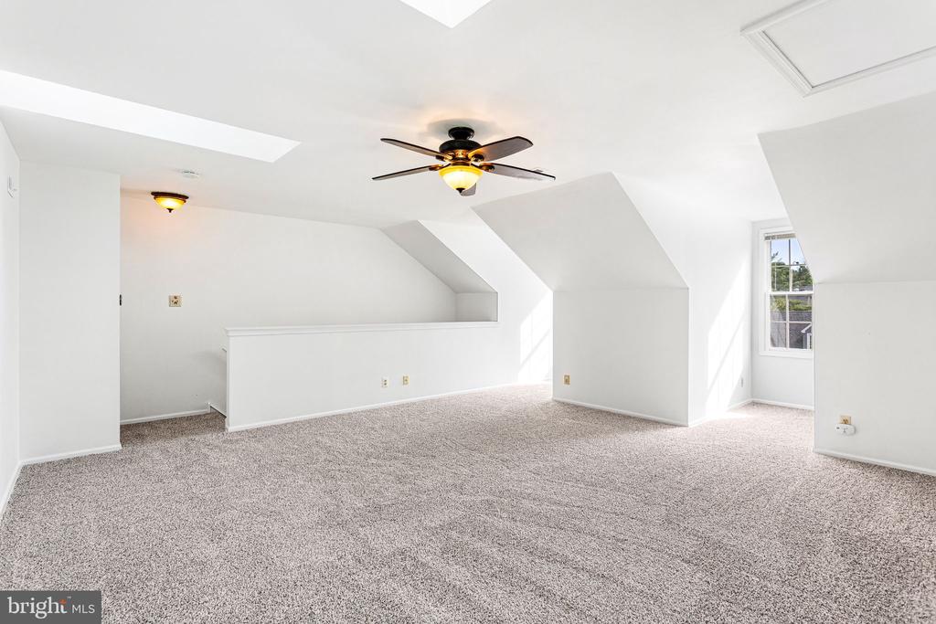 302 BERKSHIRE WAY
