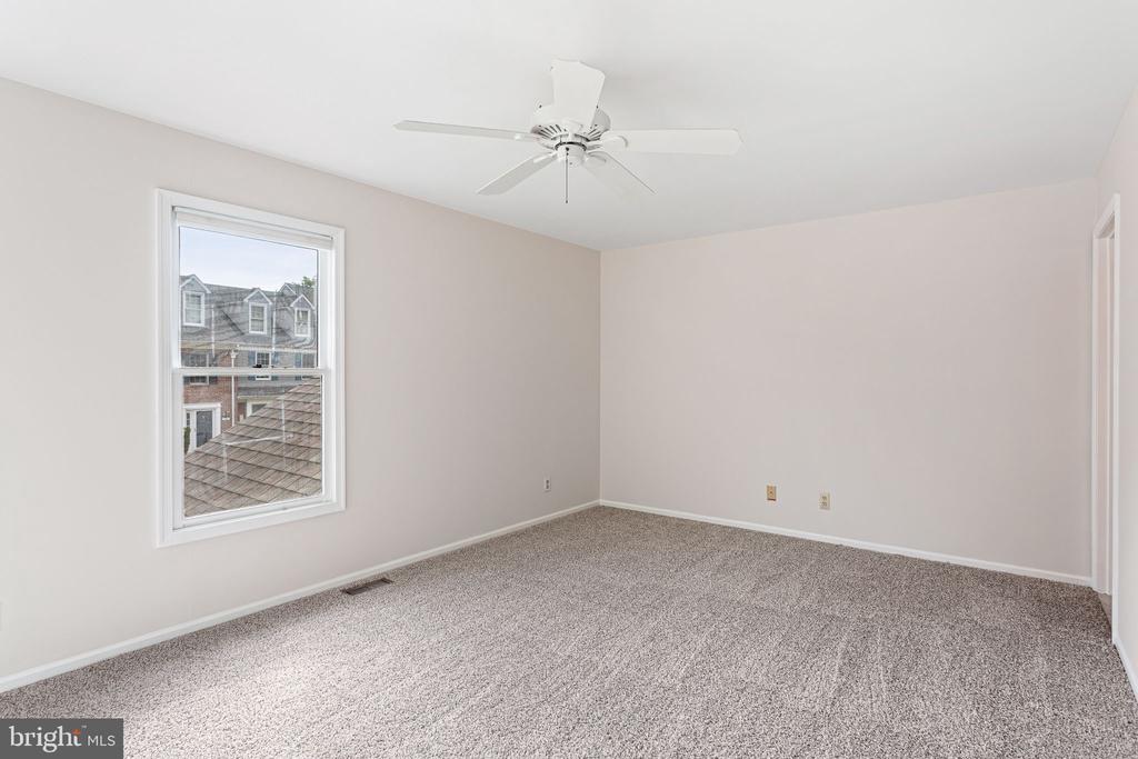 302 BERKSHIRE WAY