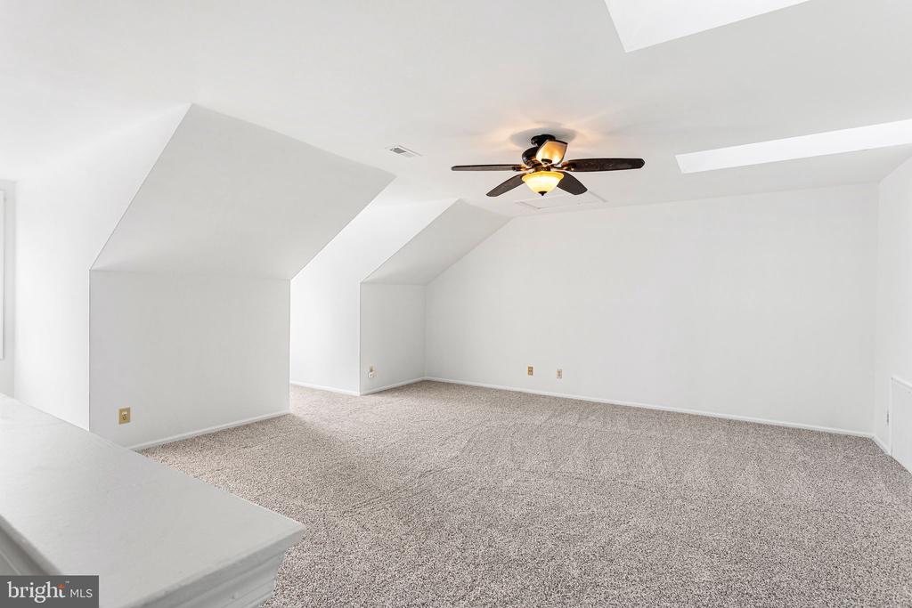302 BERKSHIRE WAY