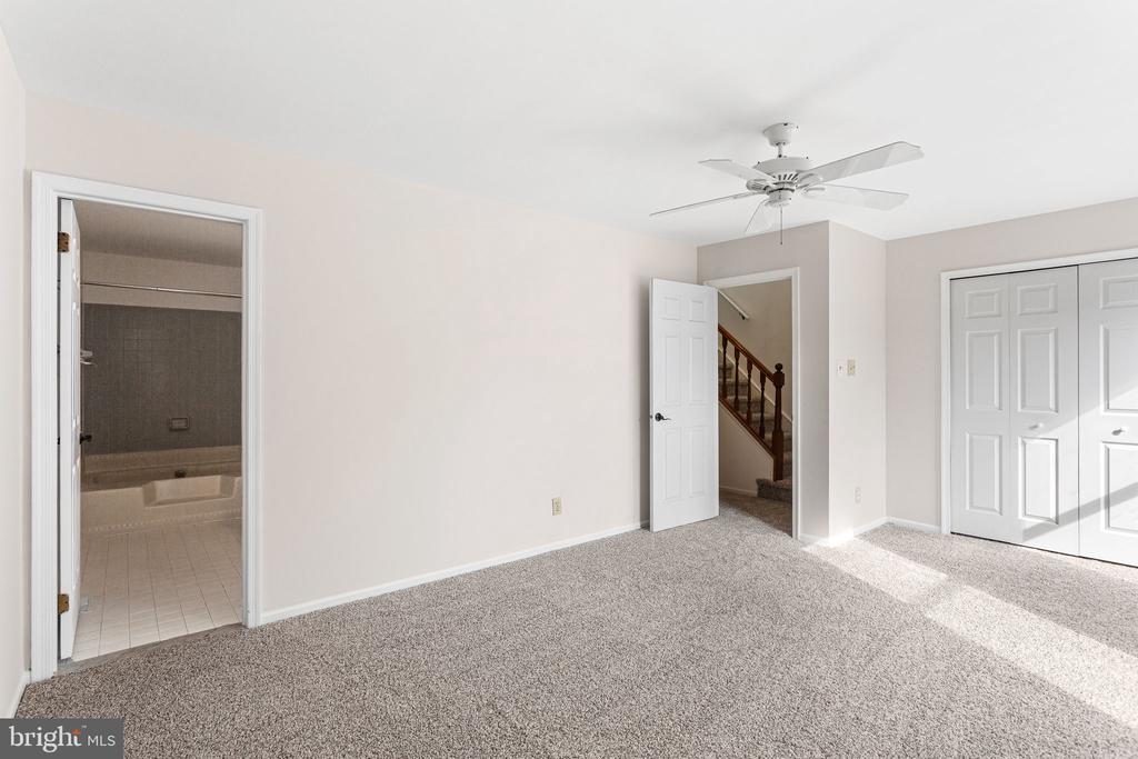 302 BERKSHIRE WAY