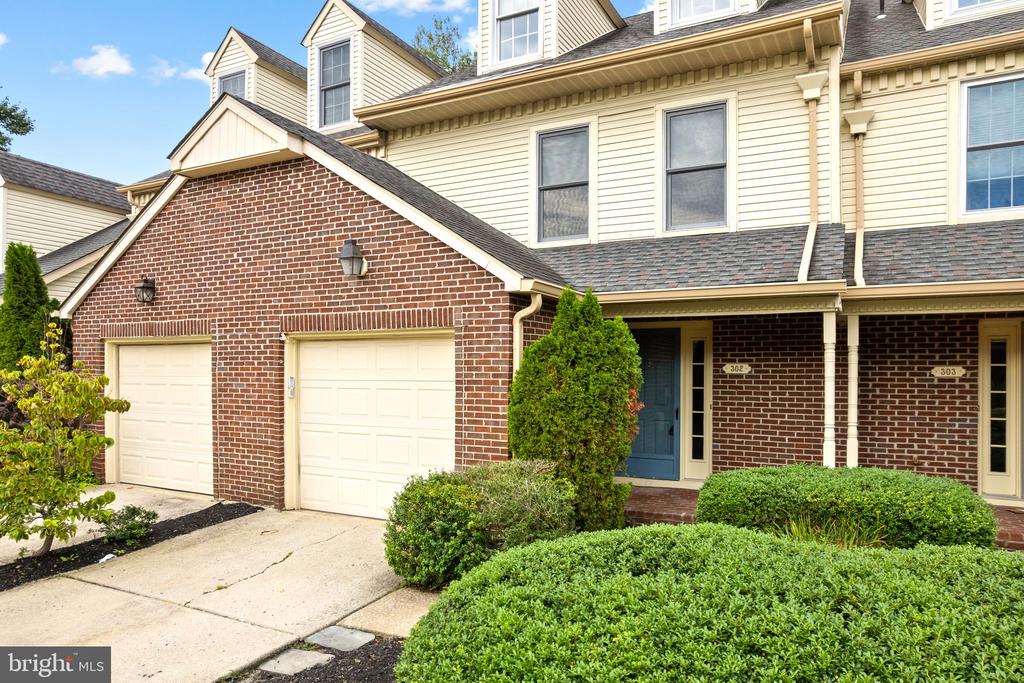 302 BERKSHIRE WAY
