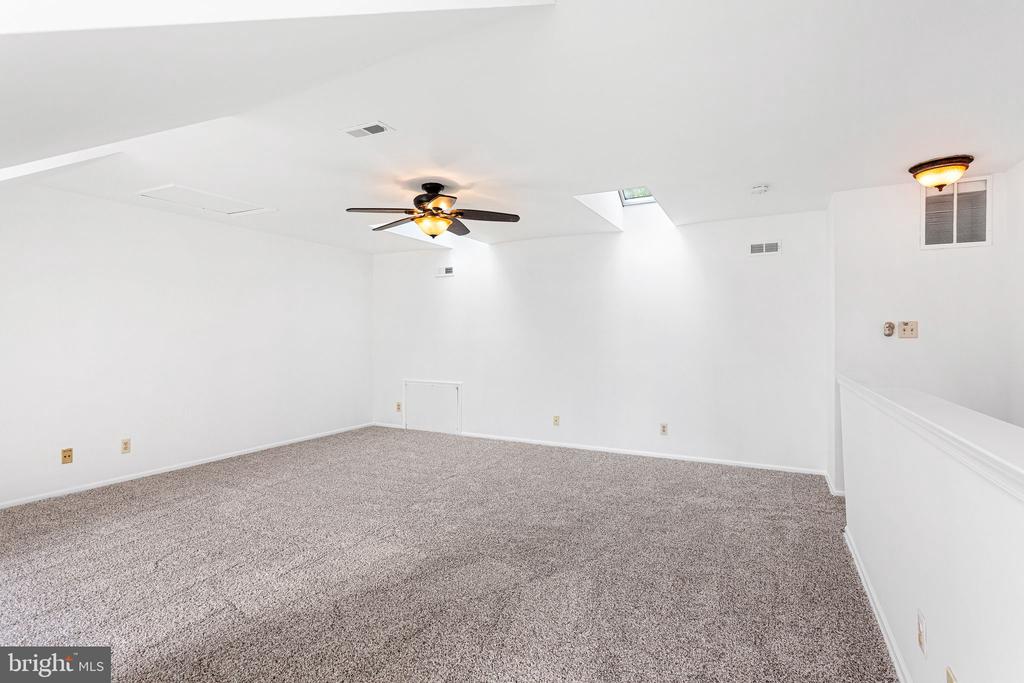 302 BERKSHIRE WAY