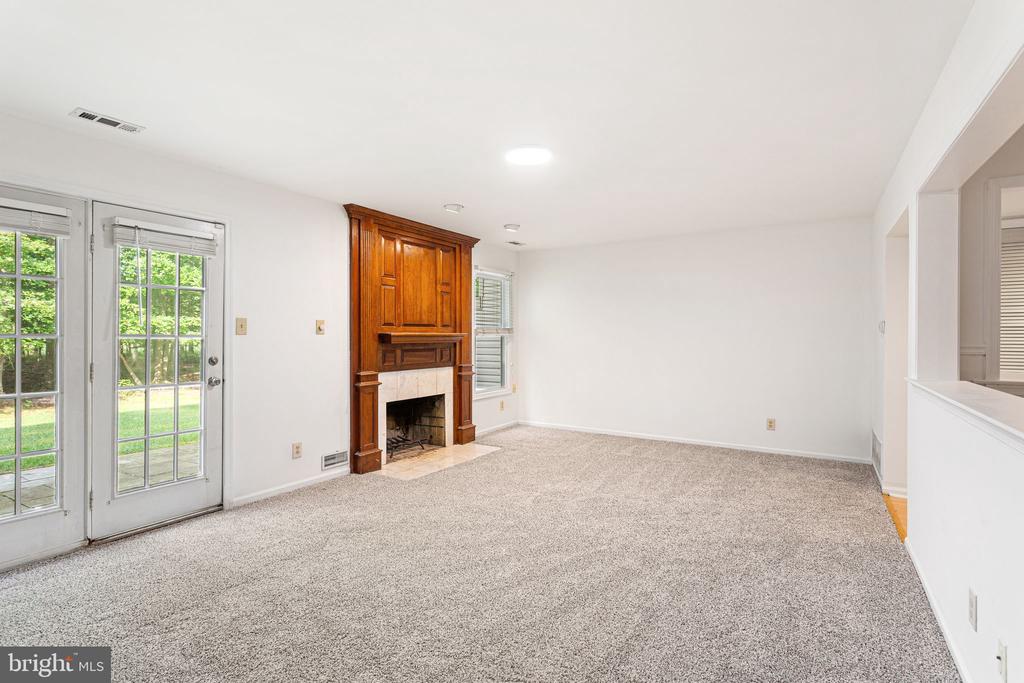 302 BERKSHIRE WAY