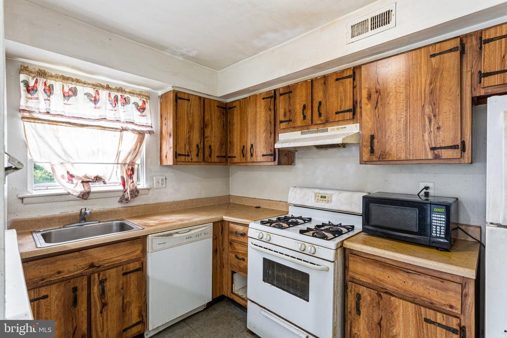 54 BEAU RIVAGE DRIVE