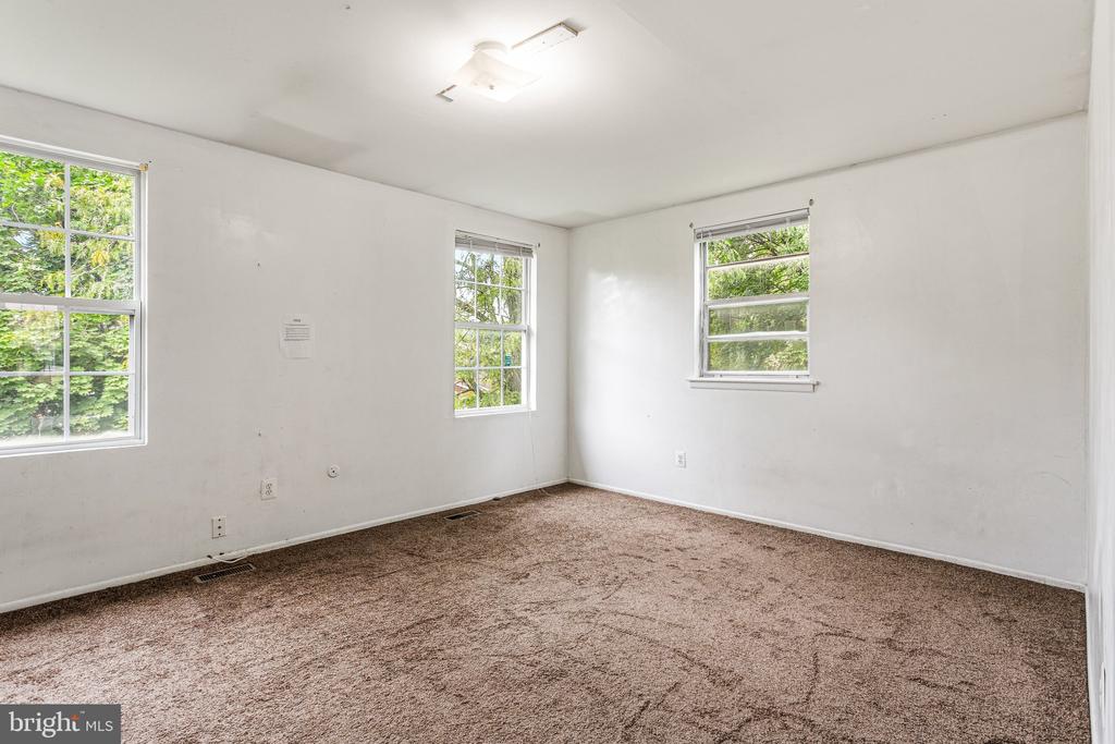 54 BEAU RIVAGE DRIVE