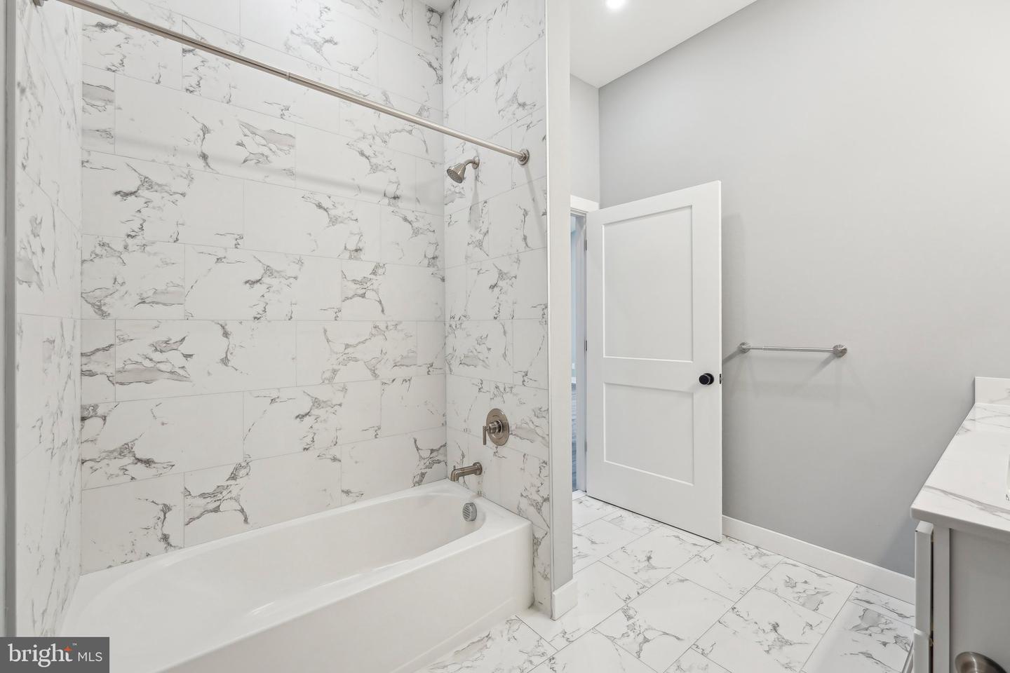 2421 BRISTOL RD #2BR-107