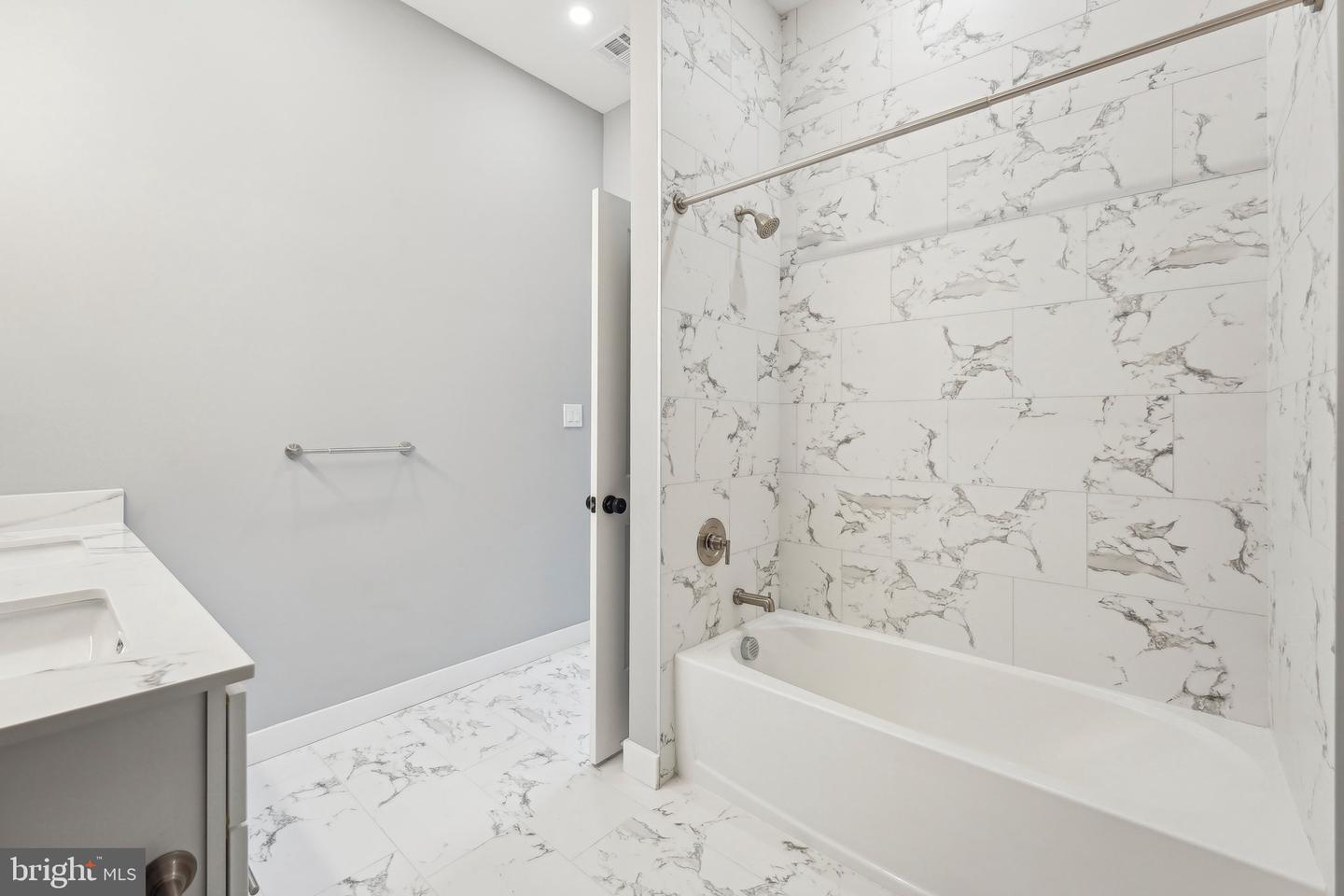2421 BRISTOL RD #2BR-107