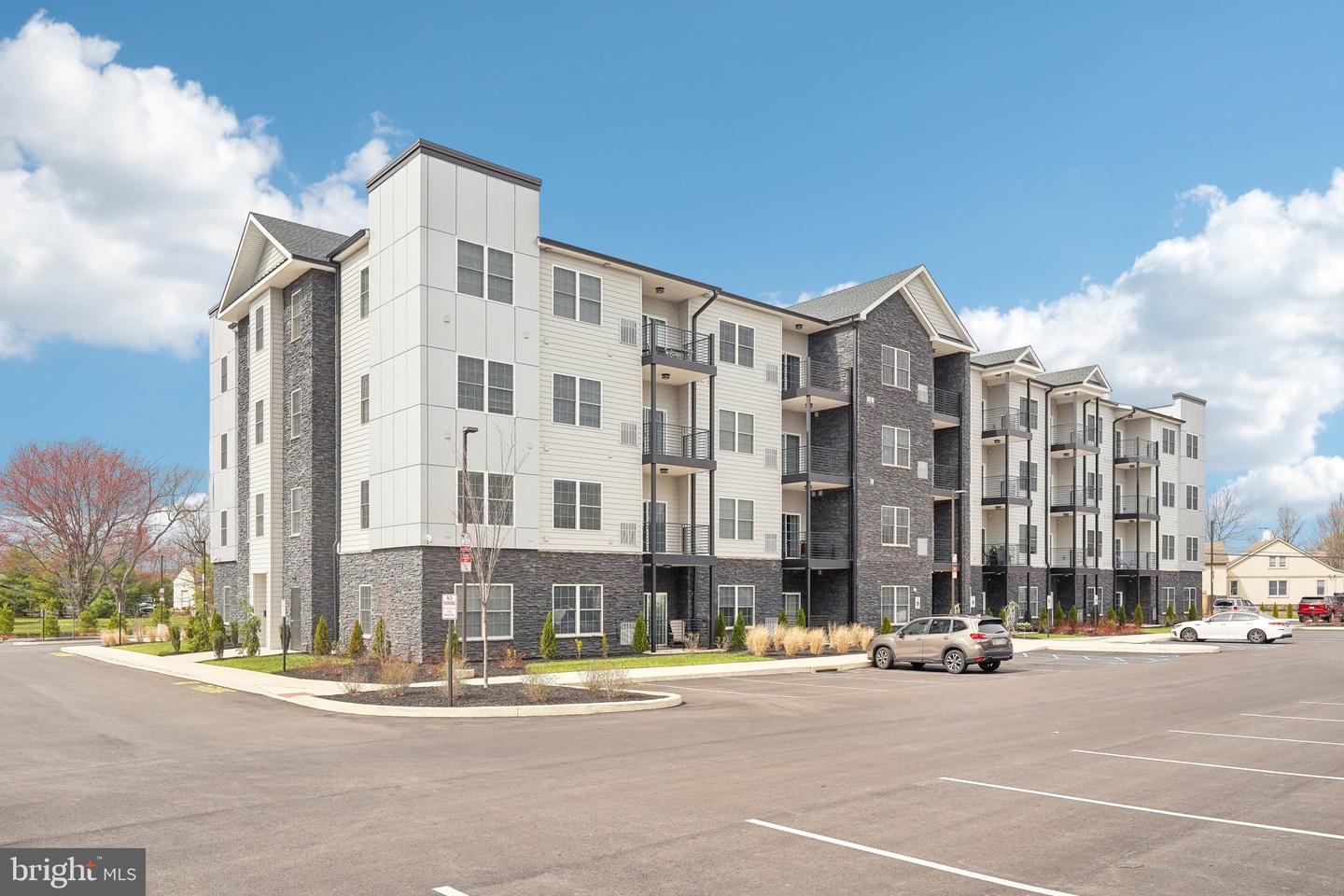 2421 BRISTOL RD #2BR-107