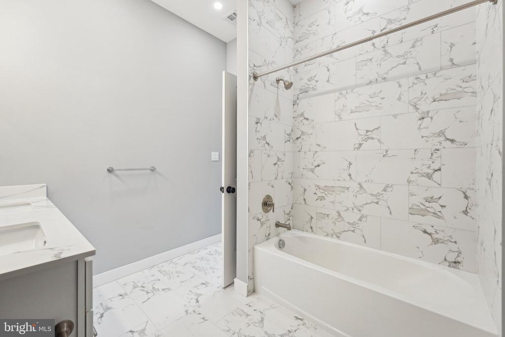 2421 BRISTOL ROAD 2B-100