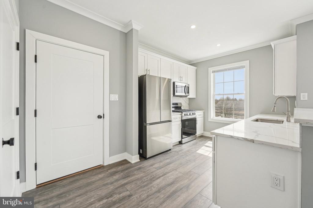 2421 BRISTOL ROAD 2B-100