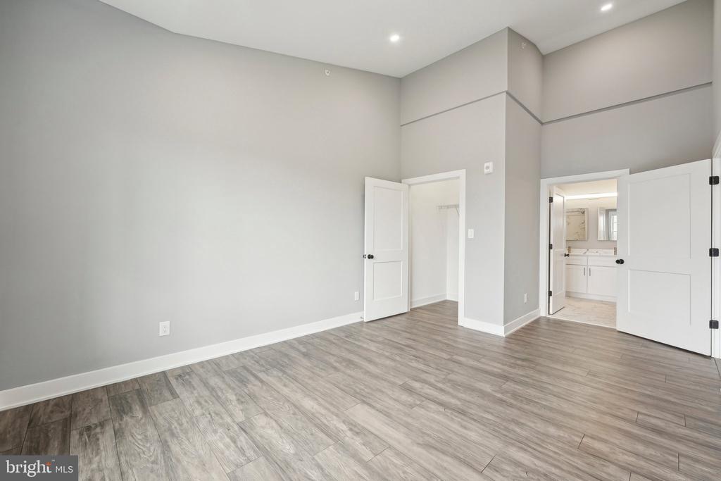 2421 BRISTOL ROAD 2B-100