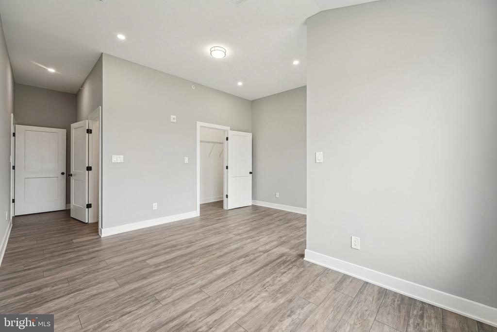 2421 BRISTOL ROAD 2B-100