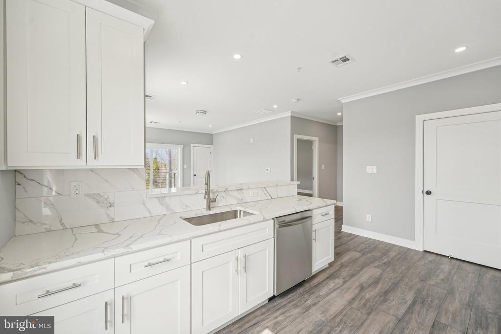 2421 BRISTOL ROAD 2B-100