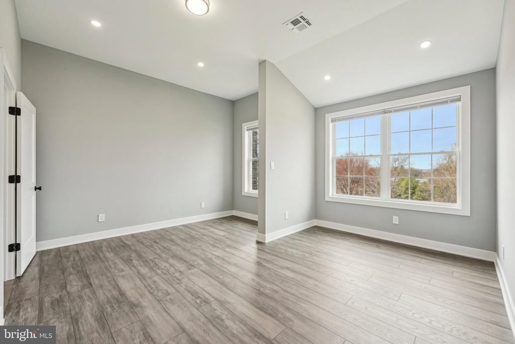 2421 BRISTOL ROAD 2B-100