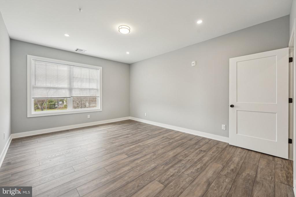 2421 BRISTOL ROAD 2B-100