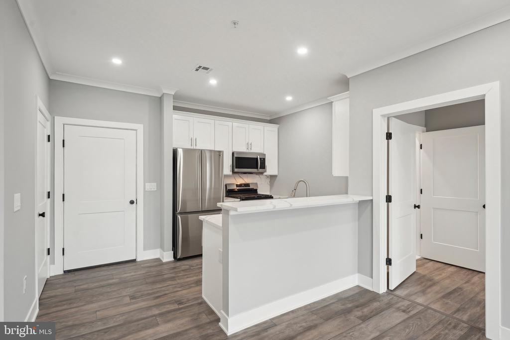 2421 BRISTOL ROAD 2B-100