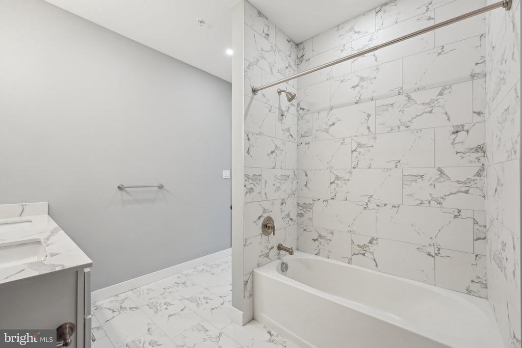 2421 BRISTOL ROAD 2B-100