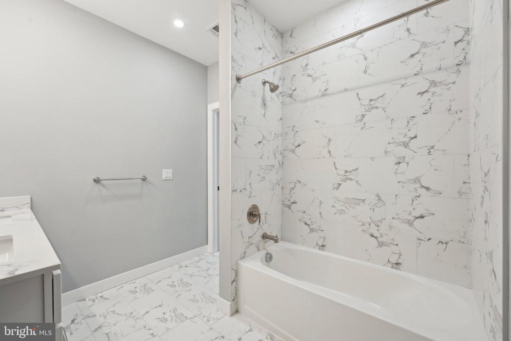 2421 BRISTOL ROAD 2B-100