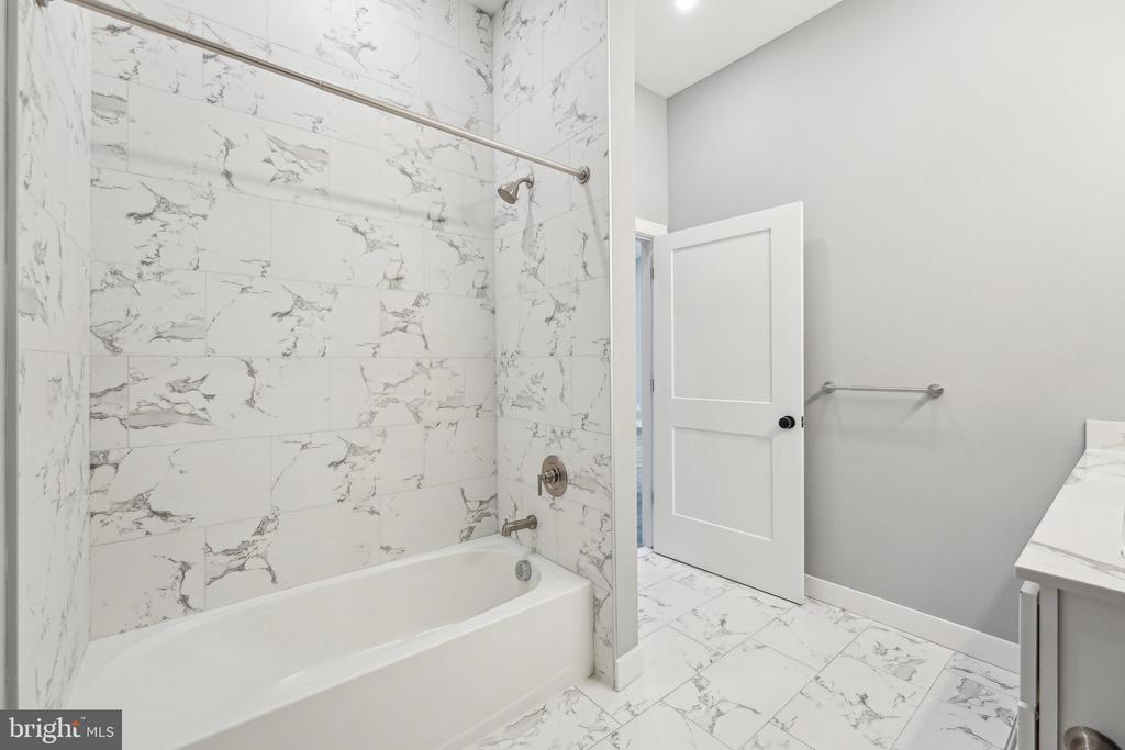 2421 BRISTOL ROAD 2B-100